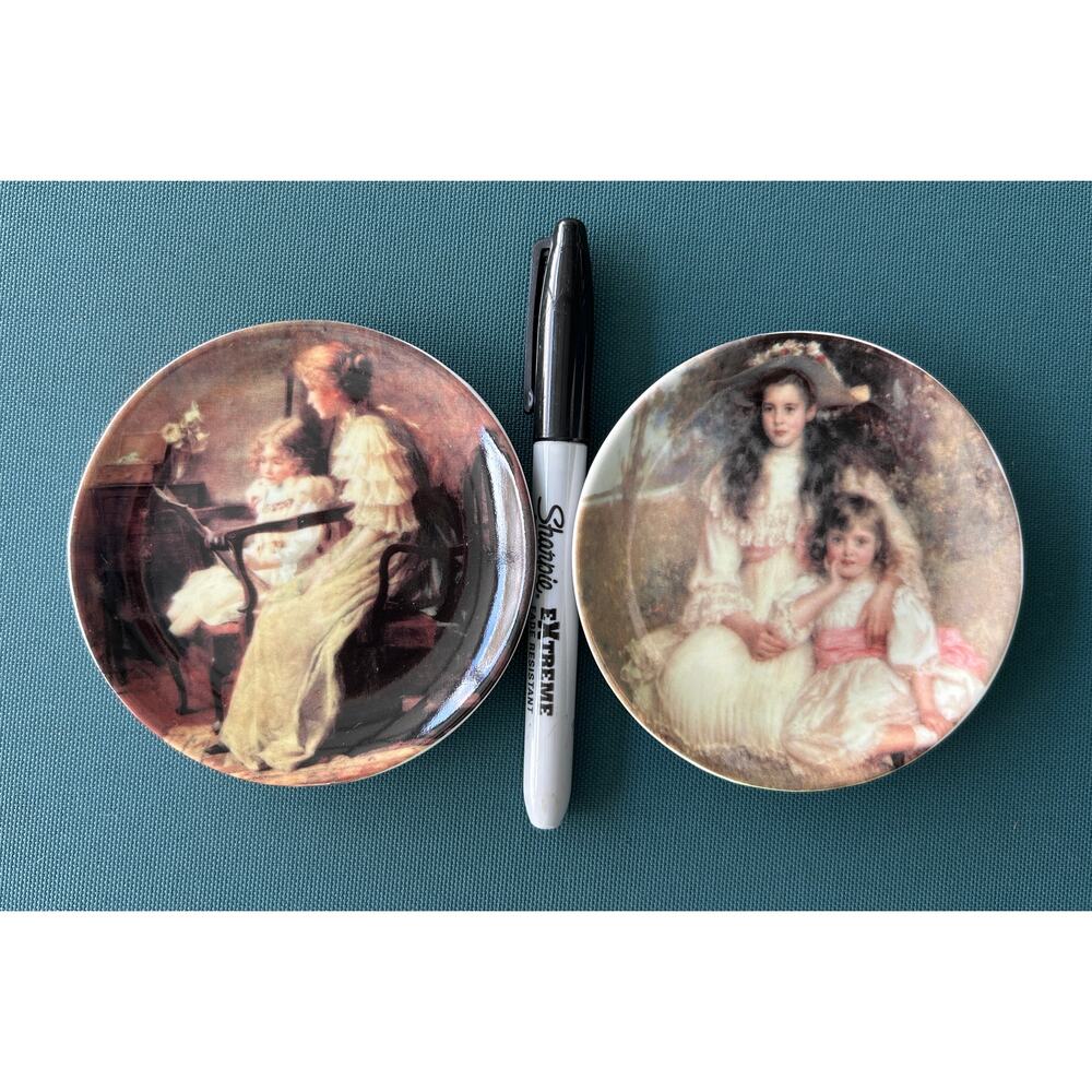 Victorian Masterwork Paintings on VTG SET of 4 Porcelain Collector Plates 4 Inch - Picture 3 of 7